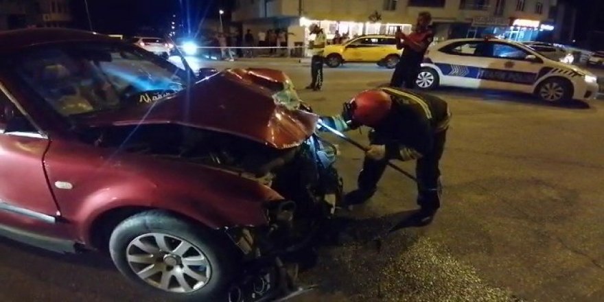 Erzincan'da iki aracın çarpışması sonucu 4 kişi yaralandı