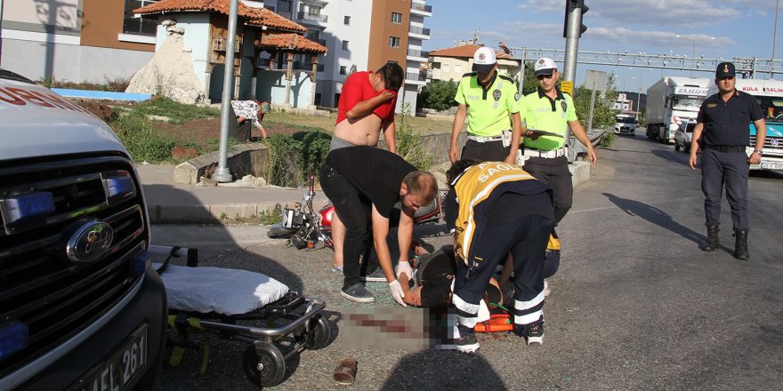 Kula'da iki ayrı motosiklet kazası: 1'i ağır 4 yaralı