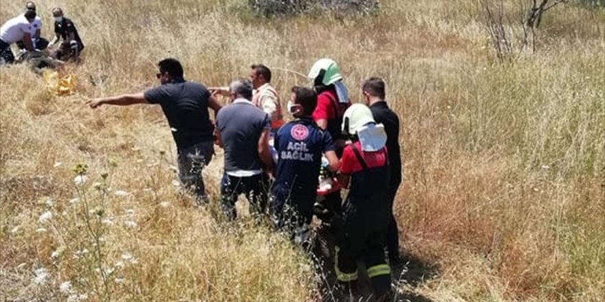 Denizli'de devrilen otomobildeki 2 kişi öldü, 1 kişi yaralandı