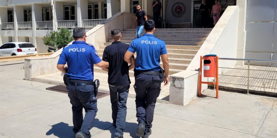 Motosiklet hırsızı önce kameraya sonra polise yakalandı