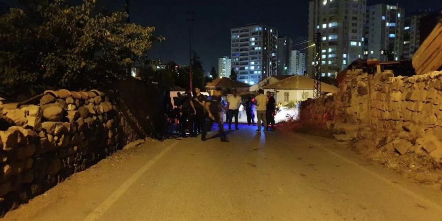 Şarkıcı Metin Işık'tan komşularına silahlı saldırı: 3'ü ağır 5 yaralı