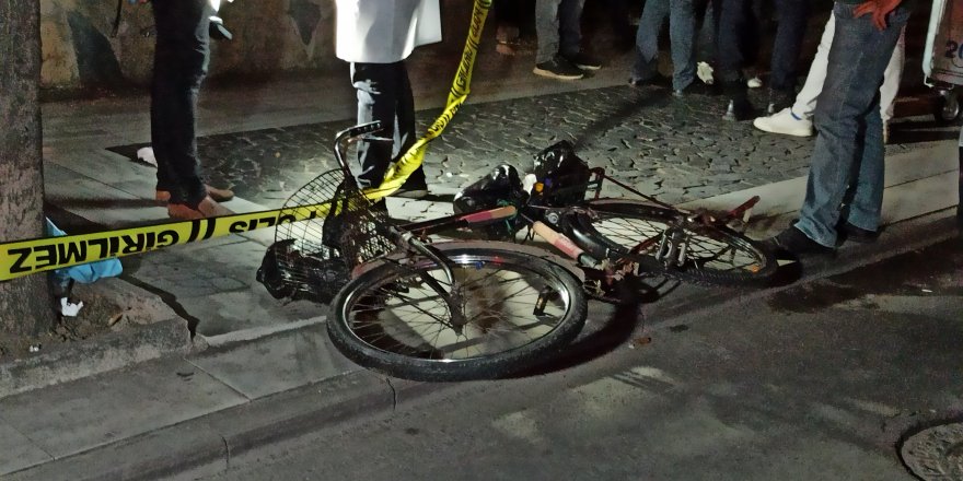 Bisiklet üzerinde yemek yerken düşen yaşlı adam hayatını kaybetti