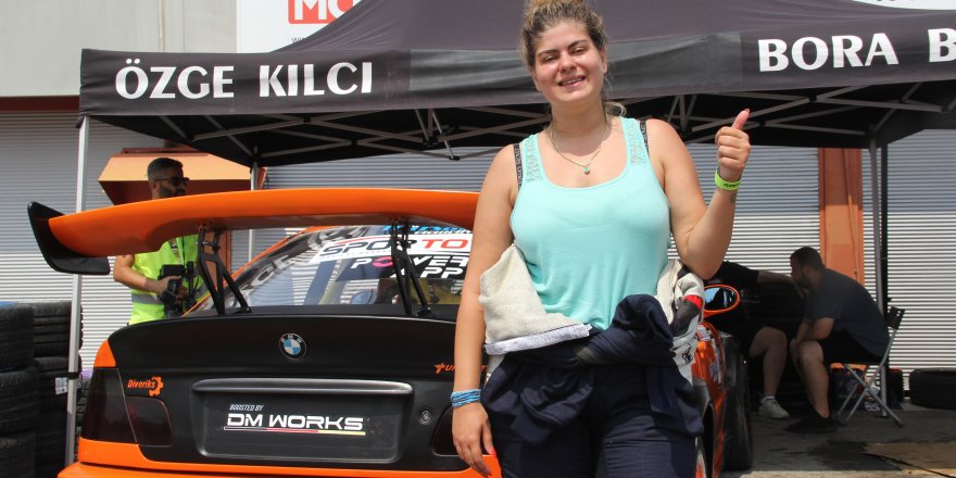 Türkiye’nin tek kadın drift pilotu ile en genç pilotu pistlerde
