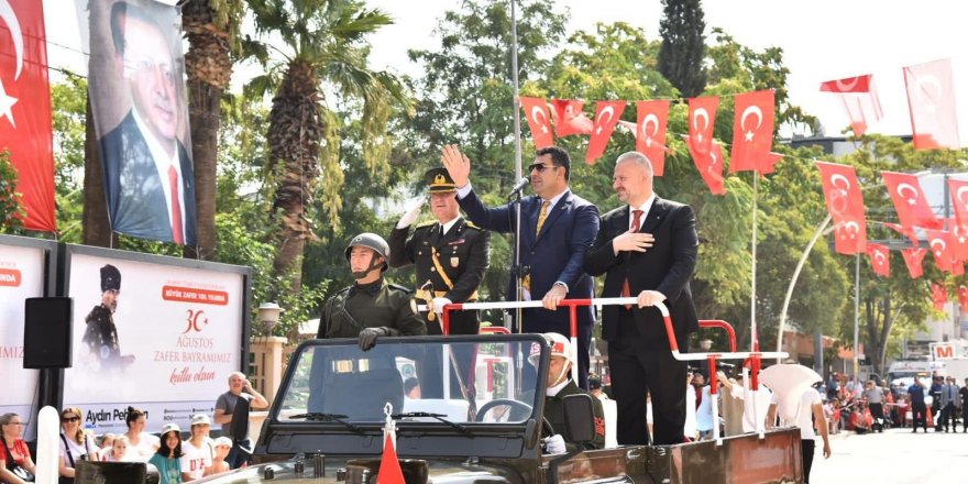 İzmir’in ilçelerinde 30 Ağustos coşkusu