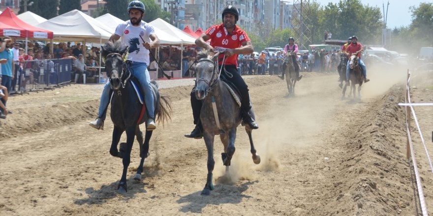 Manisa'da "Geleneksel Rahvan At Yarışları" yapıldı