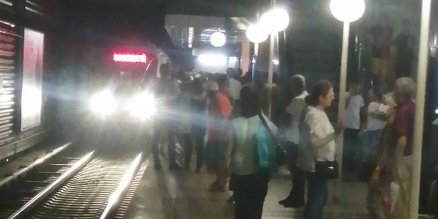 Son dakika: İzmir Metro'da intihar