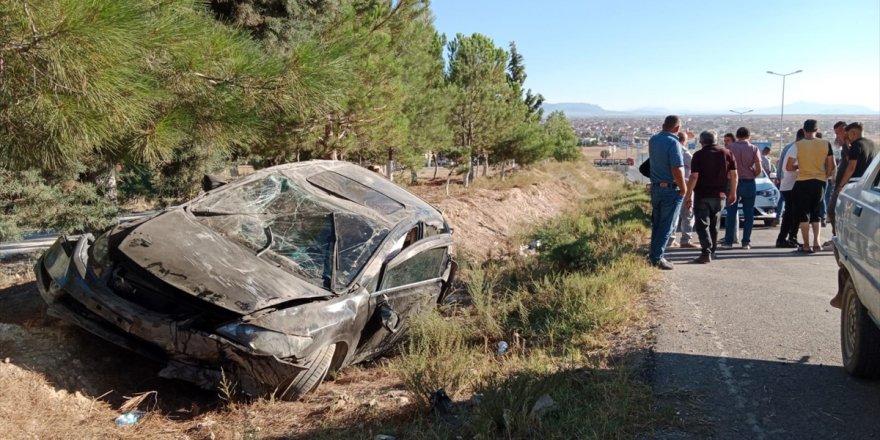 Çivril'de trafik kazasında 2 kişi yaralandı