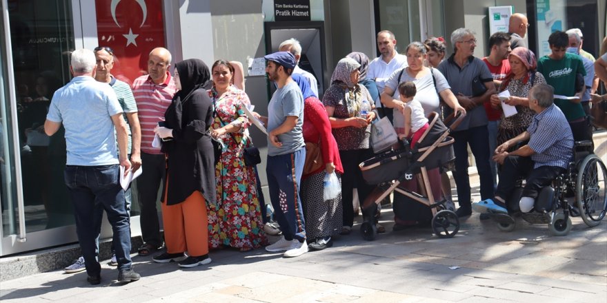 Ege illerinde sosyal konut projesi başvurularında yoğunluk yaşanıyor