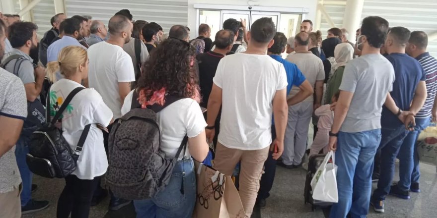 Türk Hava Yolları, 'Kapı arızalı' diyerek yolcuların bir kısmını uçağa almadı