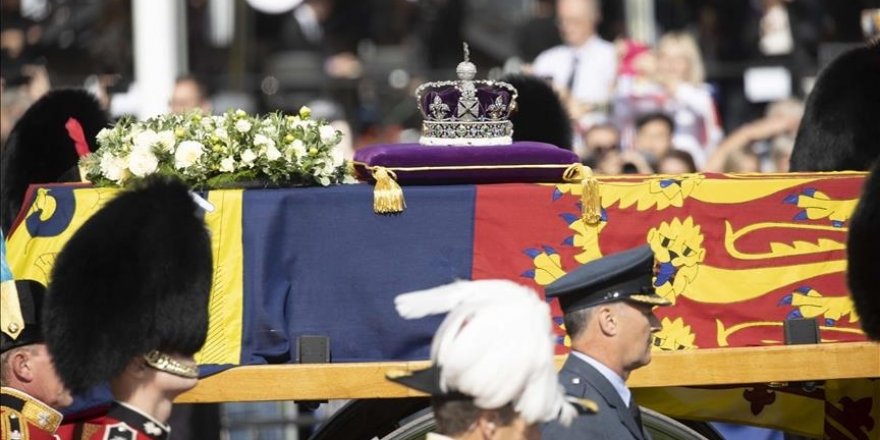Kraliçe'nin ölümünden sonra İngiliz Milletler Topluluğu'nun akıbeti tartışılıyor