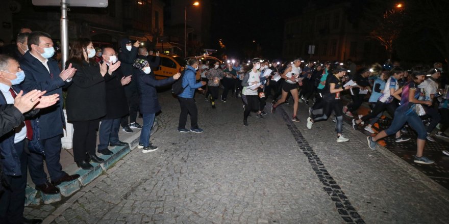 Bergama’da Oryantiring 2. kademe şampiyonası gece yarışı ile başladı