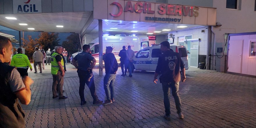 İzmir'de bıçaklı kavgada 1 kişi öldü
