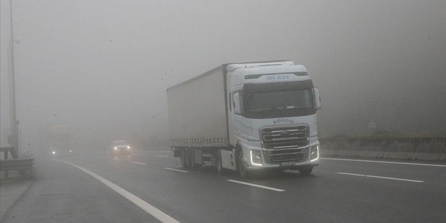 Bolu Dağı'nda sis etkili oluyor