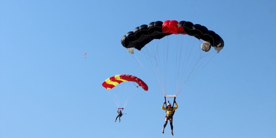 Fethiye'de düzenlenen 22. Uluslararası Ölüdeniz Hava Oyunları Festivali sona erdi