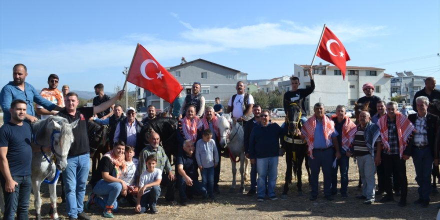 Urla'da rahvan at yarışlarında dereceye girenlere plaket verildi