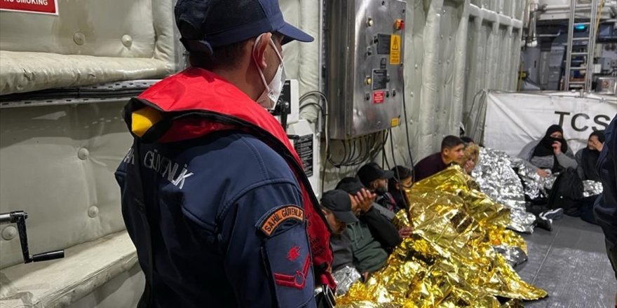 Kuşadası açıklarında 27 düzensiz göçmen yakalandı