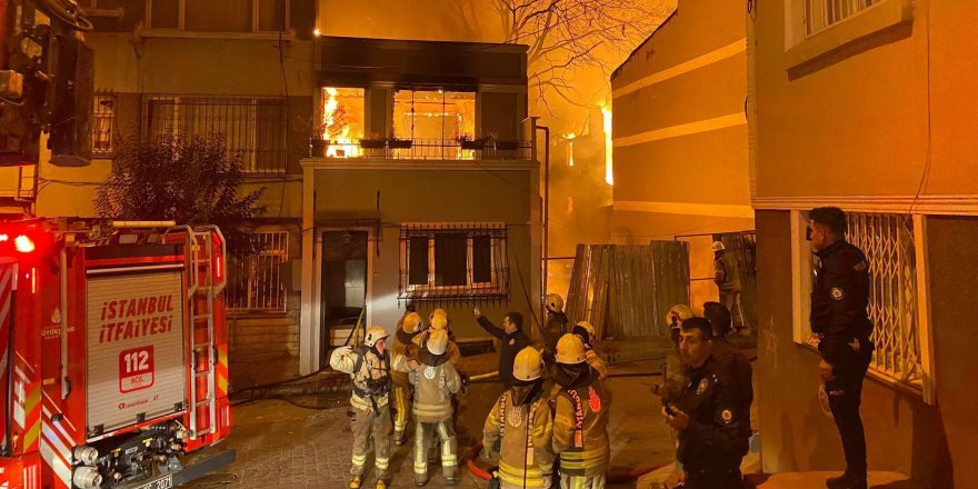 Beyoğlu’nda metruk binada başlayan yangın 5 binaya sıçradı