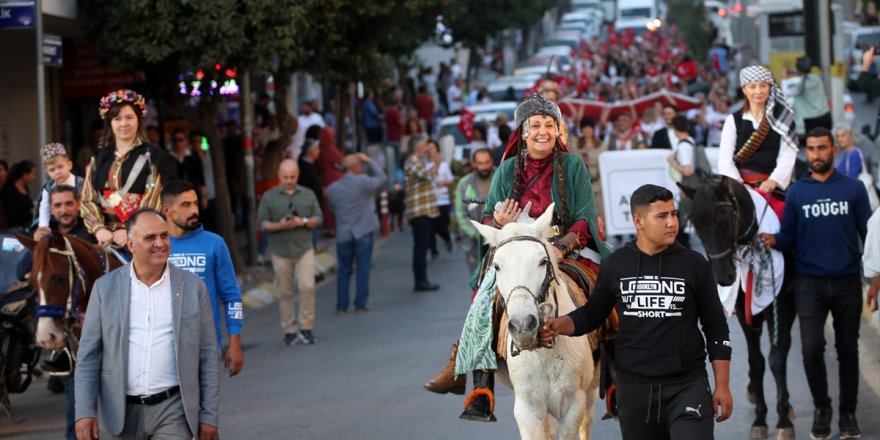 Aydın'da kadınlar "Cumhuriyet" yürüyüşü yaptı