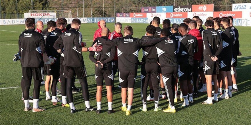 Beşiktaş Şenol Güneş yönetiminde ilk antrenmanına çıktı