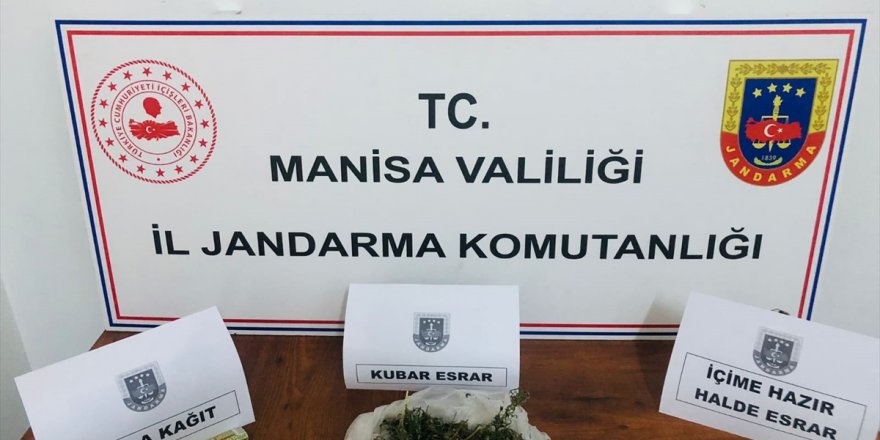 Manisa'da uyuşturucu bulunan otomobildeki 2 kişi yakalandı