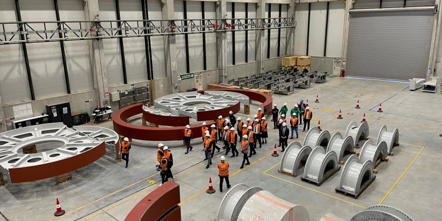 Rüzgar enerjisi sektör temsilcileri İzmir'deki fabrikalara teknik gezi gerçekleştirdi