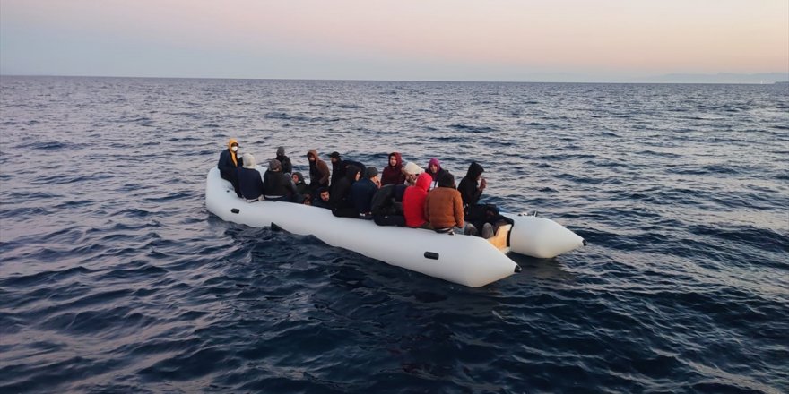 İzmir açıklarında 78 düzensiz göçmen kurtarıldı