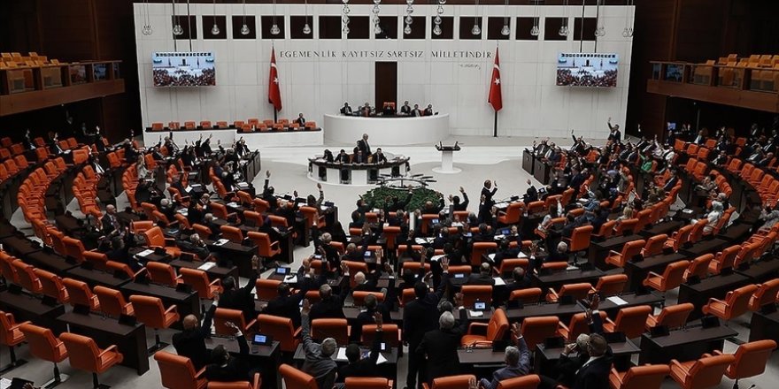 Ekonomiye ilişkin "torba" kanun teklifi TBMM Genel Kurulunda yasalaştı