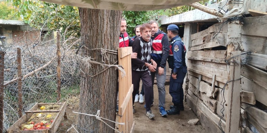 Denizli'de döviz satma bahanesiyle dolandırıcılık yapan zanlı tutuklandı