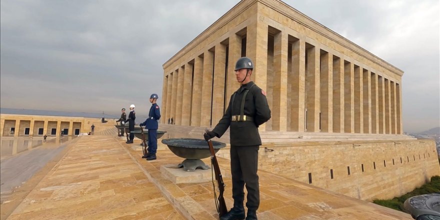 Gazi Mustafa Kemal Atatürk'ün ebediyete intikalinin 84. yılı dolayısıyla Anıtkabir'de resmi tören düzenlendi