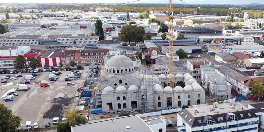 Fransız mahkemesi Strazburg Belediyesi'nin Eyüp Sultan Camisi'ne yardım kararını iptal etti