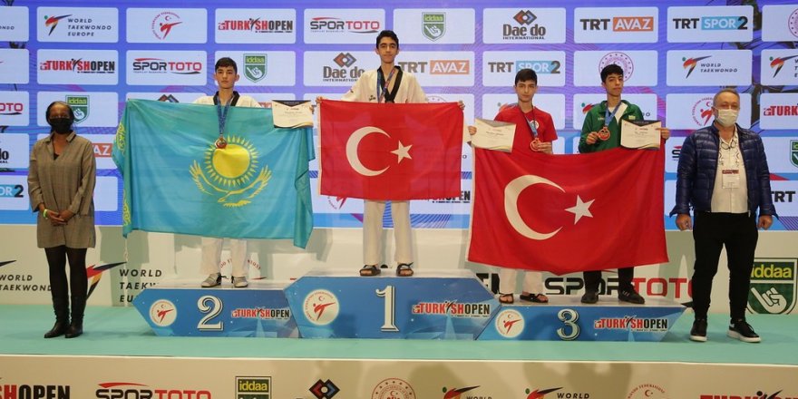 8. Uluslararası Türkiye Açık Taekwondo Turnuvası'nda genç taekwondoculardan 24 madalya