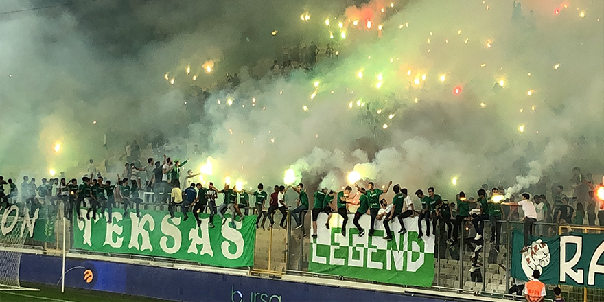 Bursaspor taraftarı yönetimi istifaya davet etti