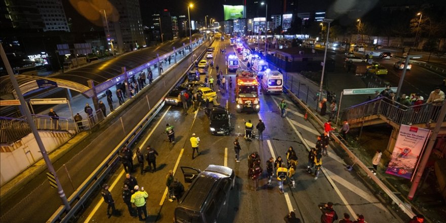 Şişli'de zincirleme trafik kazasında 8 kişi yaralandı