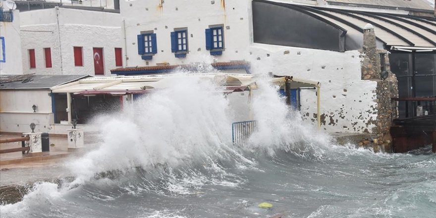 Bodrum-Datça arası feribot seferlerine fırtına engeli