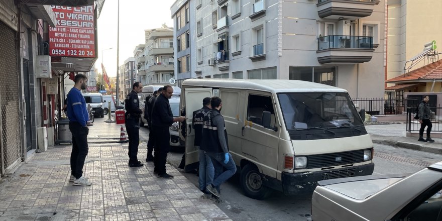 İzmir'de silahlı saldırıya uğrayan kişi hastanede yaşamını yitirdi