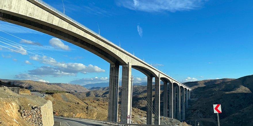 Türkiye'nin en yüksek ayaklı viyadüğü trafiğe açılıyor