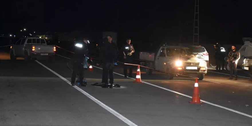 Hakkari'de iki aracın çarptığı kişi hayatını kaybetti