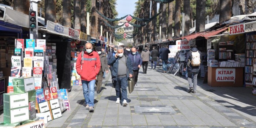 İzmir'de kitap hırsızları Sevgi Yolu'na dadandı