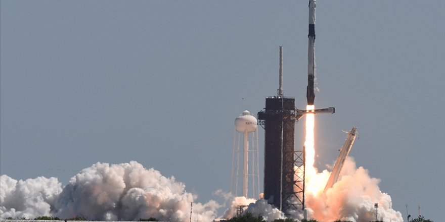 SpaceX'in Dragon kapsülü 4 ton kargoyla Uluslararası Uzay İstasyonu'na fırlatıldı