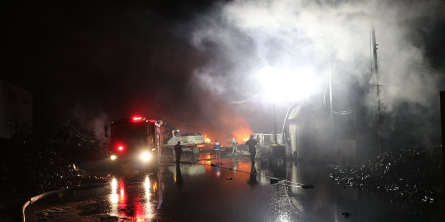 Denizli'de kimya fabrikasında çıkan yangın kontrol altına alındı