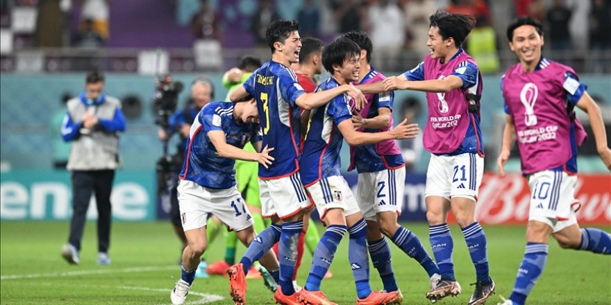 'Samurai Blue' Dünya Kupası'nda üst tura çıkınca Japonlar sevince boğuldu