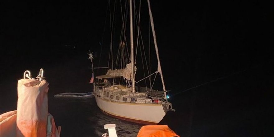 Fethiye'de arızalanıp sürüklenen tekne ekiplerce kurtarıldı