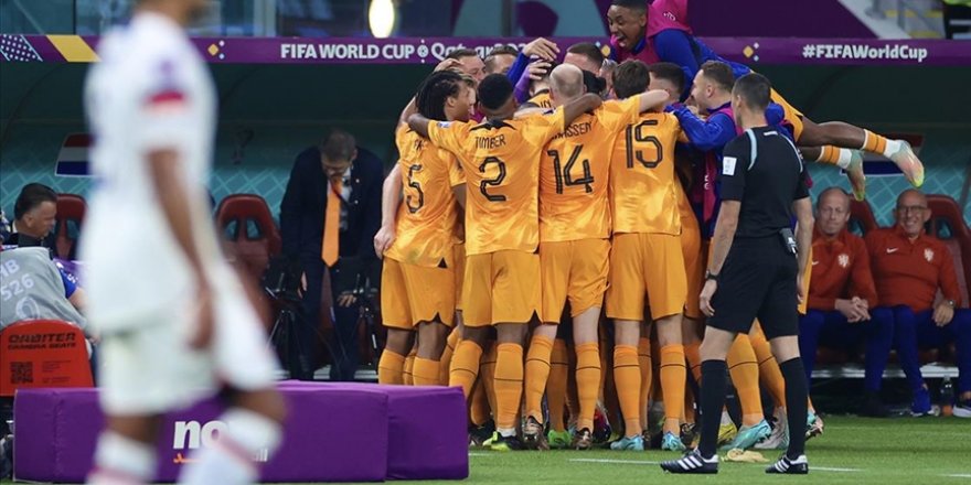 Hollanda, Dünya Kupası'nda çeyrek finale yükseldi