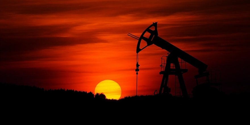 Brent petrolün varil fiyatı 80 doların altına düştü