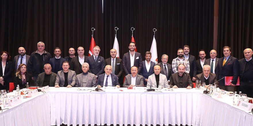 TFF Başkanı Mehmet Büyükekşi, 2. Lig kulüp başkanlarıyla bir araya geldi