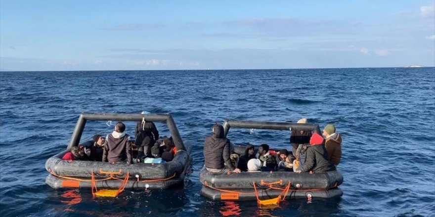 İzmir'de 155 düzensiz göçmen yakalandı, 50 düzensiz göçmen kurtarıldı