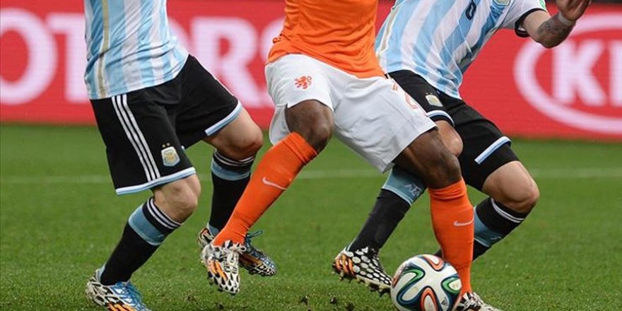 Dünya Kupası'nda Hollanda ve Arjantin yarı final için karşı karşıya