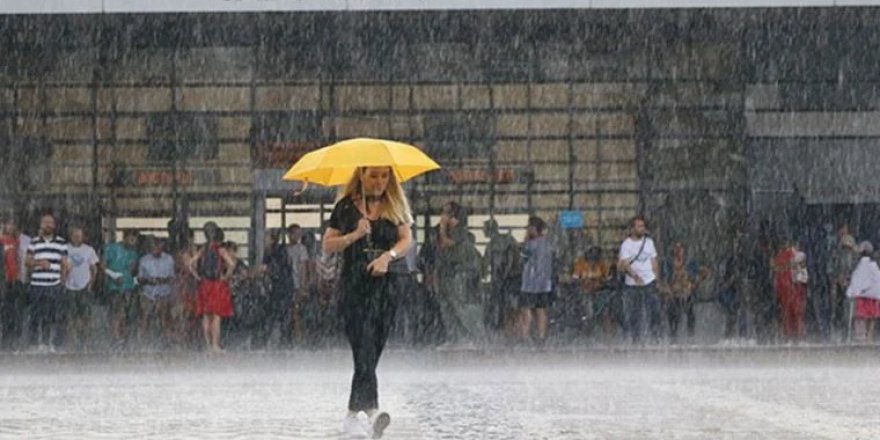 Meteorolojiden sağanak yağış uyarısı: 'Zorunlu olmadıkça dışarı çıkmayın'
