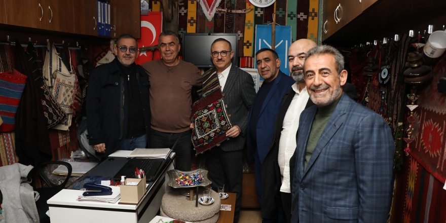 AK Partili Sürekli, Bergama, Kınık ve Dikili'de temaslarda bulundu