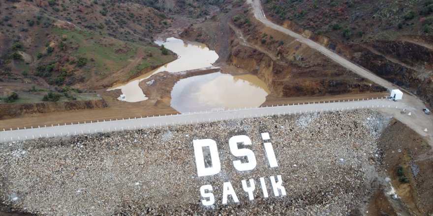 Demirci'deki Sayık Sulama Barajı su tutmaya başladı